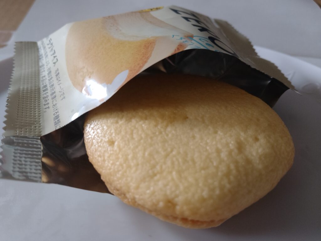 LOTTE　ロッテ　ZORE アイスケーキ　開封